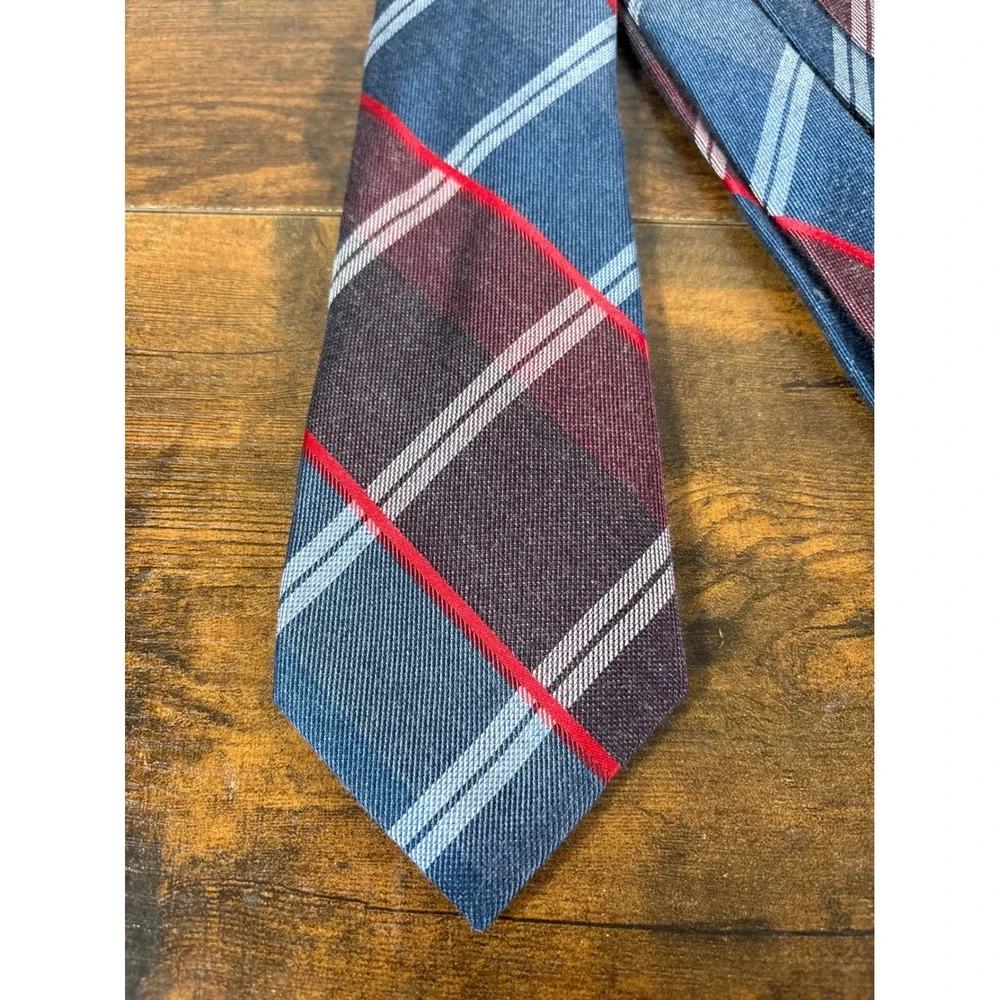 Michael Kors Mens Silk Blend Plaid Necktie Blue Burgundy Red Stripe 3 Inch Width